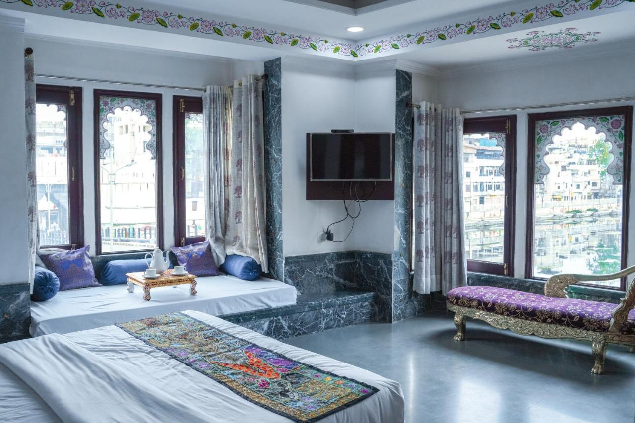 Hide-In Udaipur - A Lake View Boutique Hotel Kültér fotó