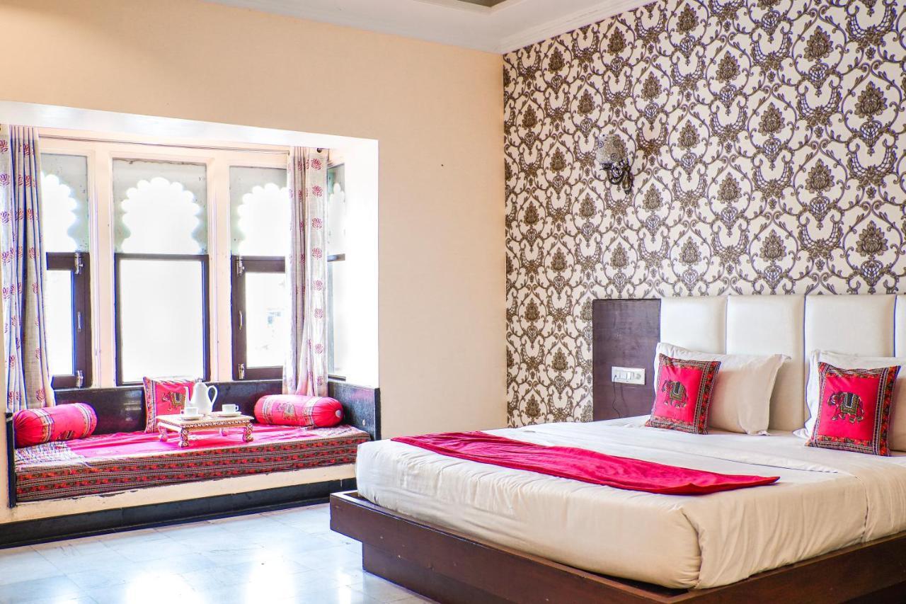 Hide-In Udaipur - A Lake View Boutique Hotel Kültér fotó