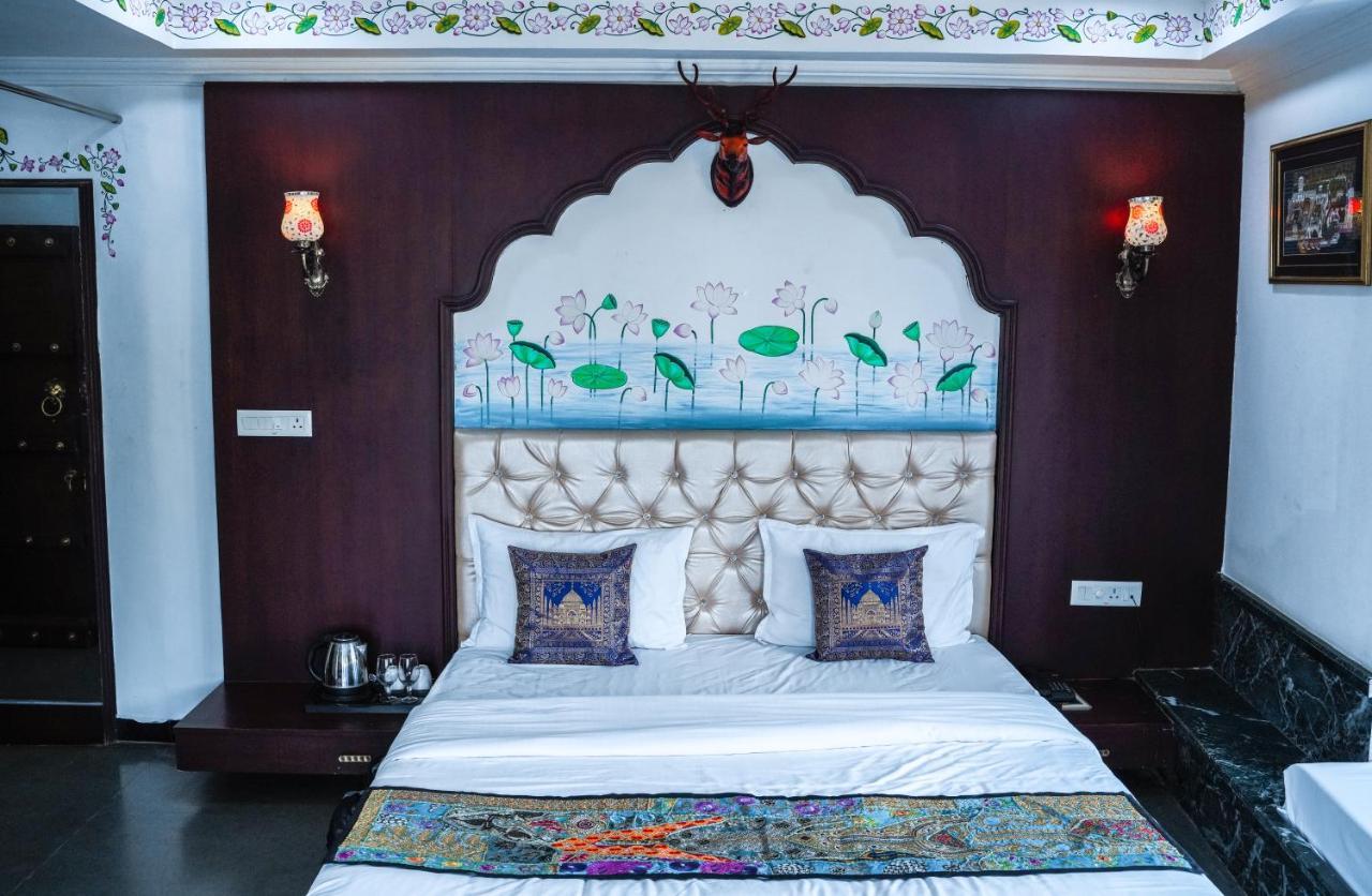 Hide-In Udaipur - A Lake View Boutique Hotel Kültér fotó